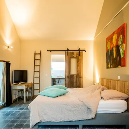 Bed & Breakfast Art.14